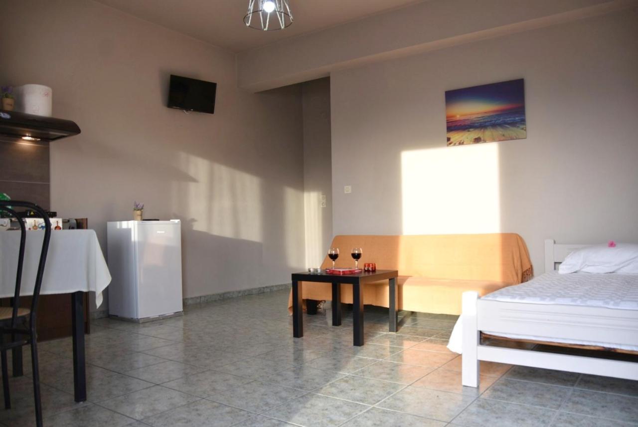 Anemomylos Apartments Lixouri Exterior photo