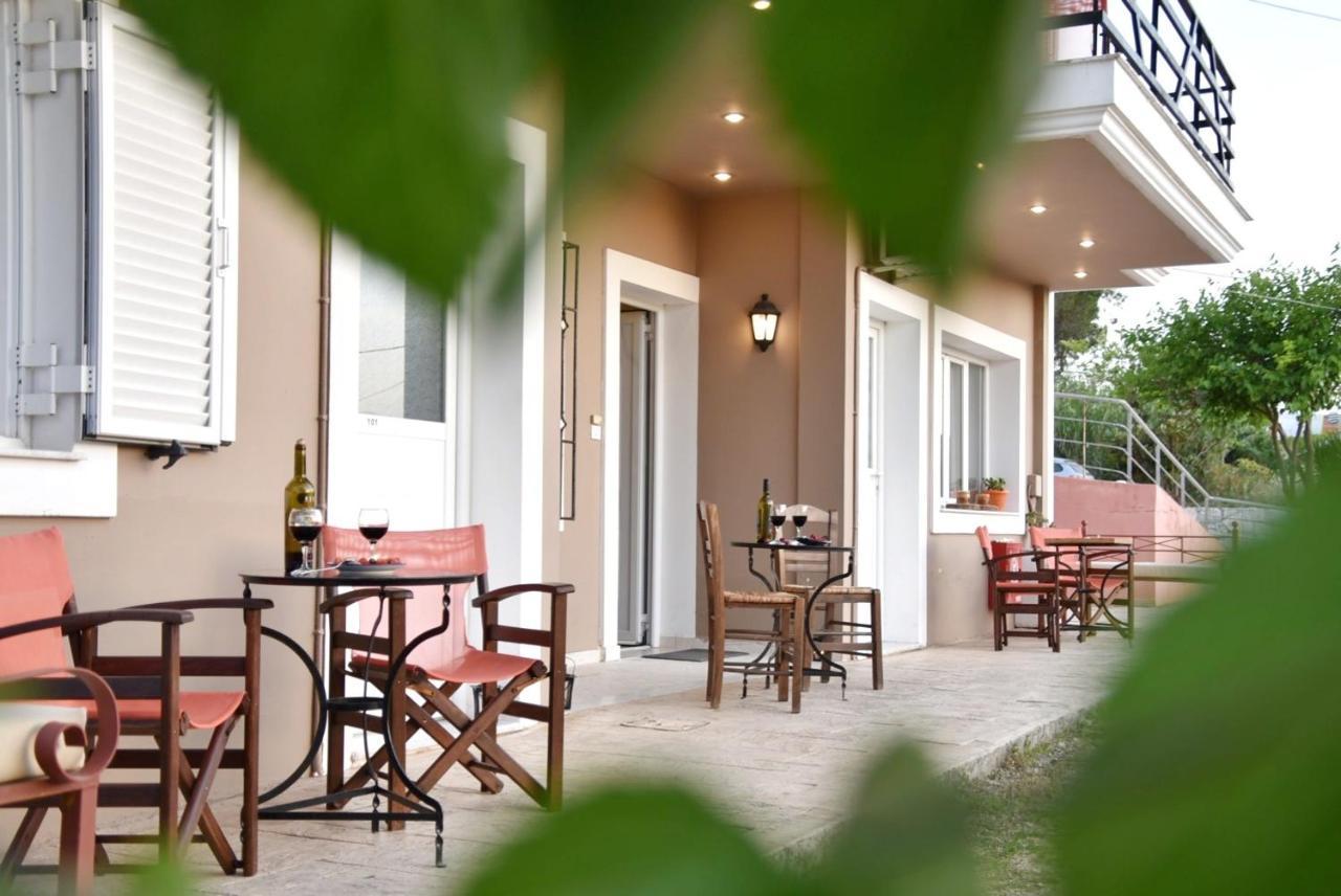 Anemomylos Apartments Lixouri Exterior photo